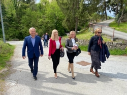 IMG 75bc7b540c45ed7f7af55ea246988fcc V