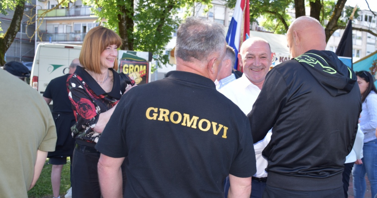 Bez naslova Objava na Facebooku