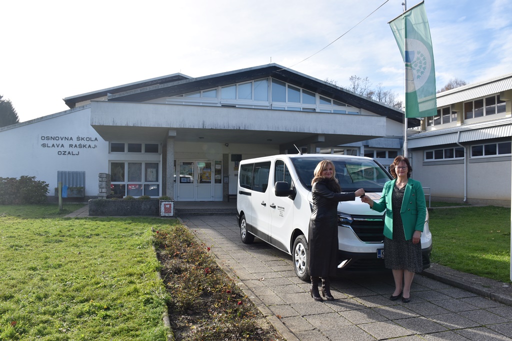 novi kombi ozalj škola 1
