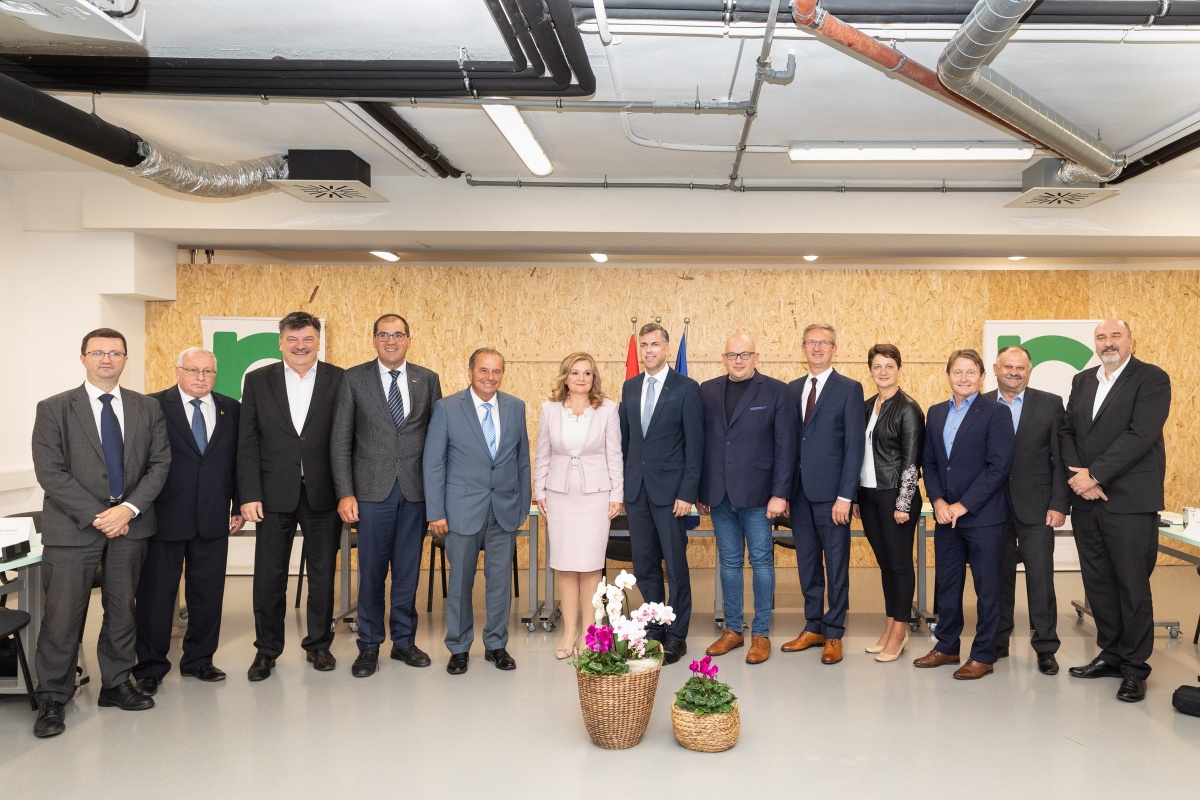 skupinska fotografija 1