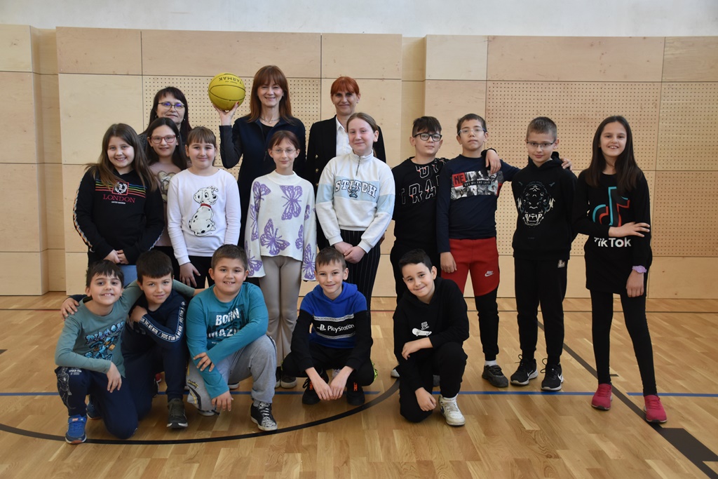 sportska pod oš vojnić 1