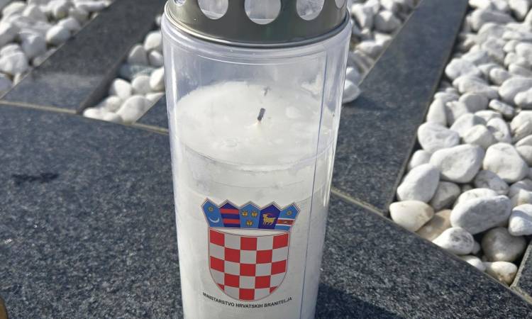 Odavanje počasti poginulim hrvatskim braniteljima uoči blagdana Svih svetih i Dušnog dana