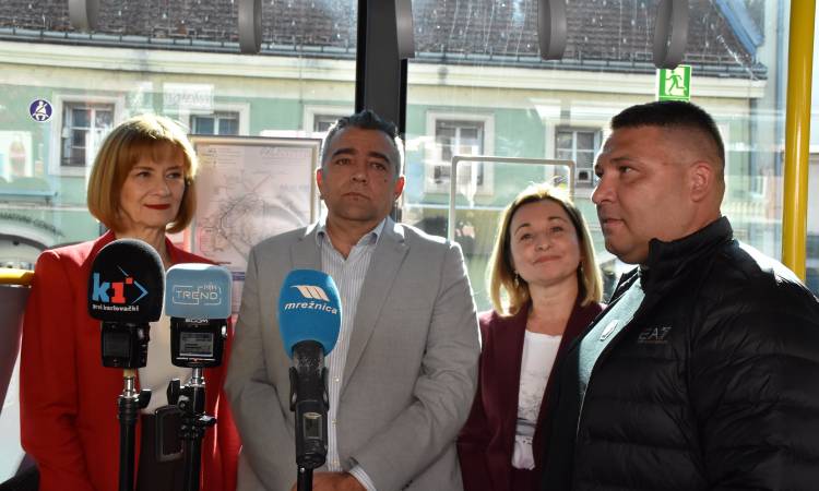 Konferencija za novinare u autobusu – od sutra KaŽu IDE BUS na cestama u županiji!