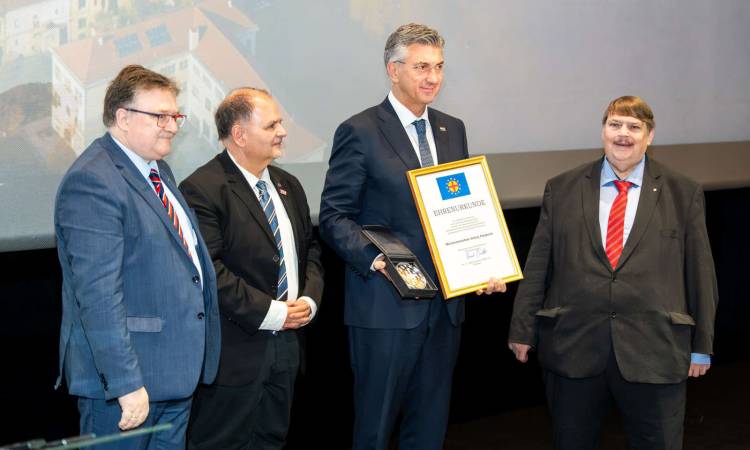 Plenkoviću u Karlovcu uručeno najviše odlikovanje Njemačke paneuropske unije