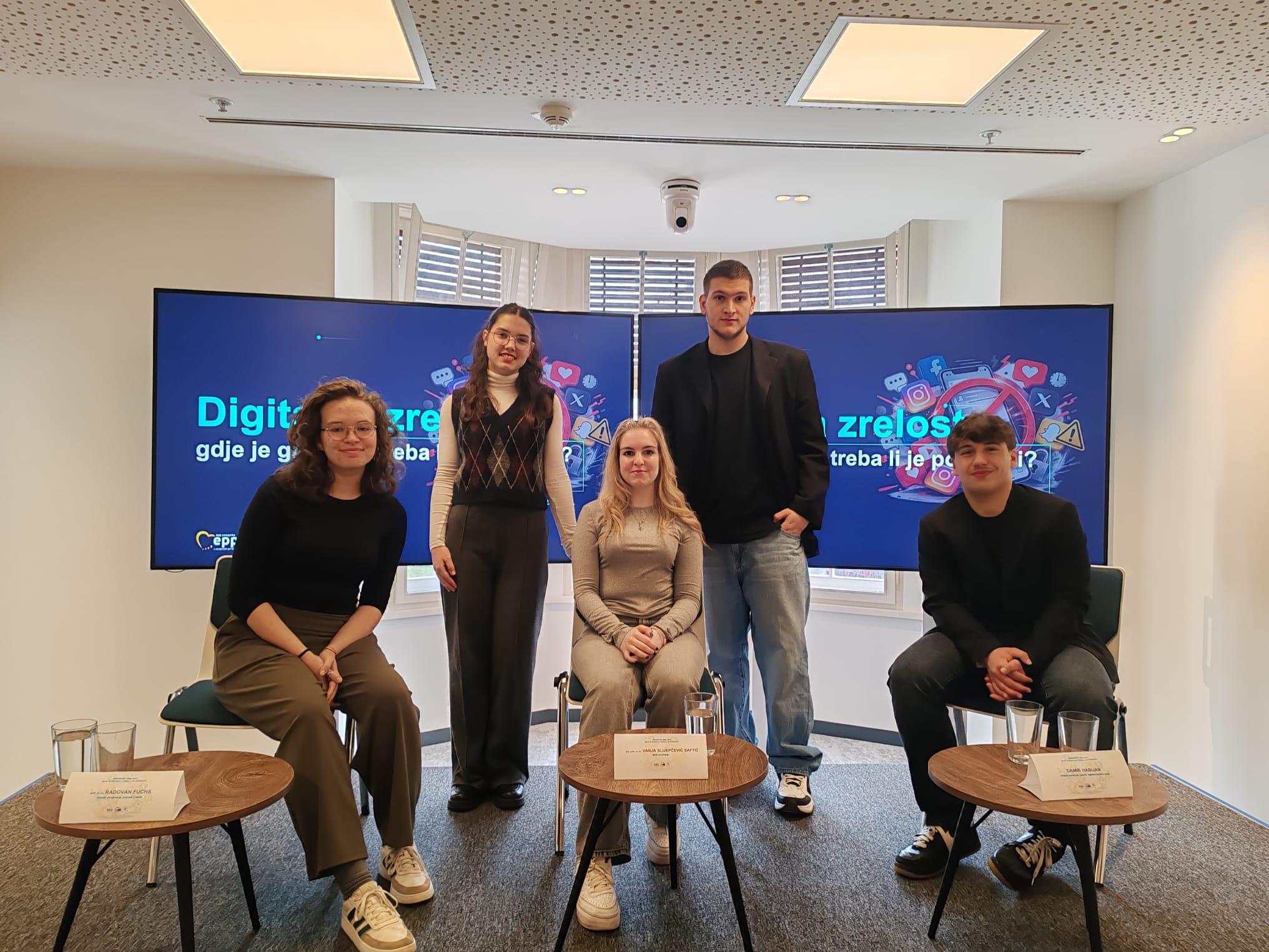 ucenici Digitalna zrelost gdje je granica i treba li je postaviti